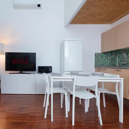 White And Brown Exclusive Loft With Terrace - Free Parking - M2 Station Mediolan