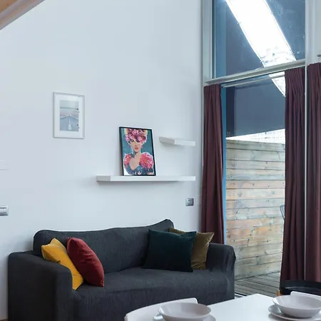 White And Brown Exclusive Loft With Terrace - Free Parking - M2 Station Apartament Mediolan